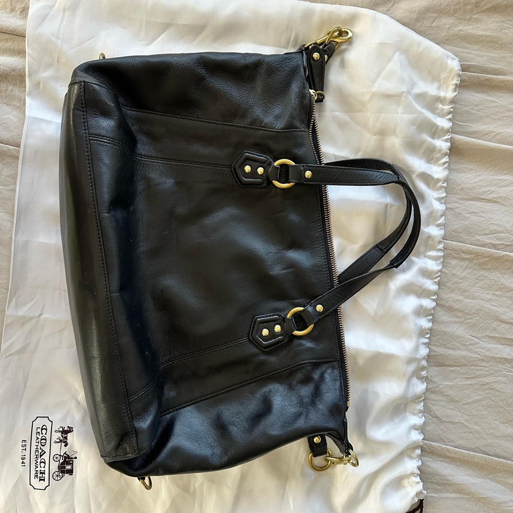 Vintage Coach Black Leather Shoulder Bag - Picture 2 of 12